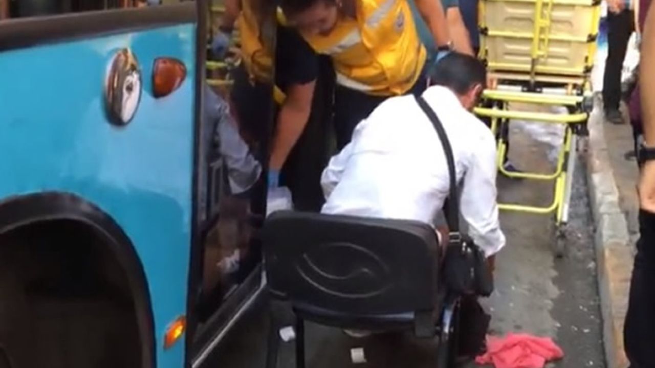 Akbilsiz yolcular Halk otobüsünde dehşet saçtı!