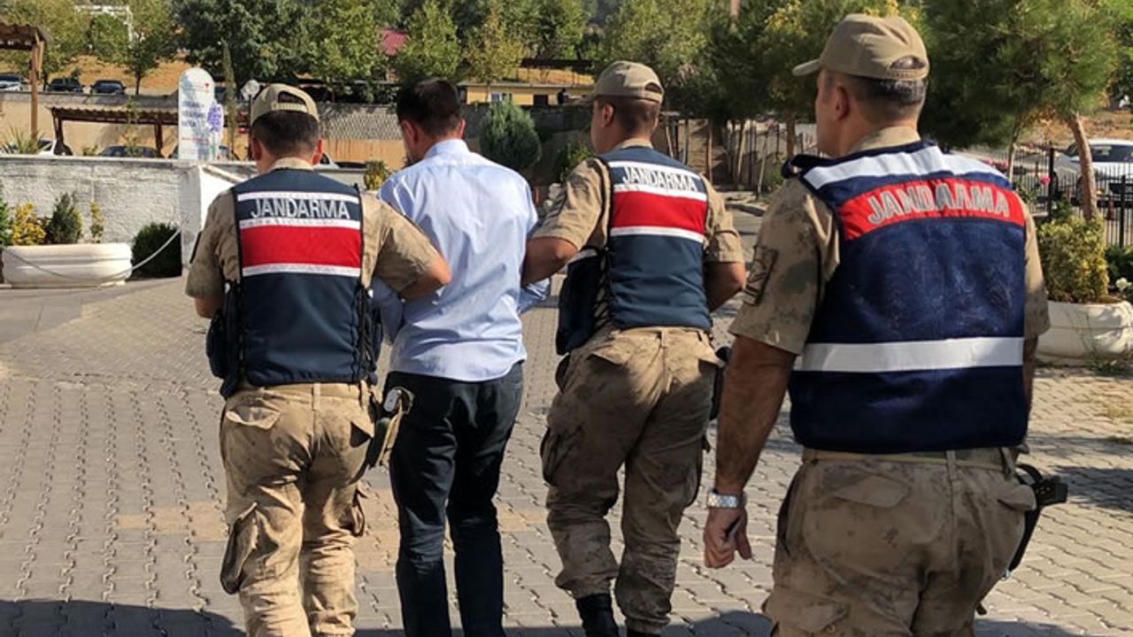 Kahramanmaraş'ta firari FETÖ şüphelisi saklandığı mahallede yakalandı!