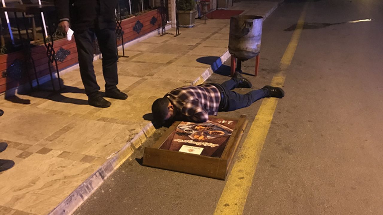 Aşırı alkol alan genç Gazibeğendi Caddesi'nde yere yığıldı