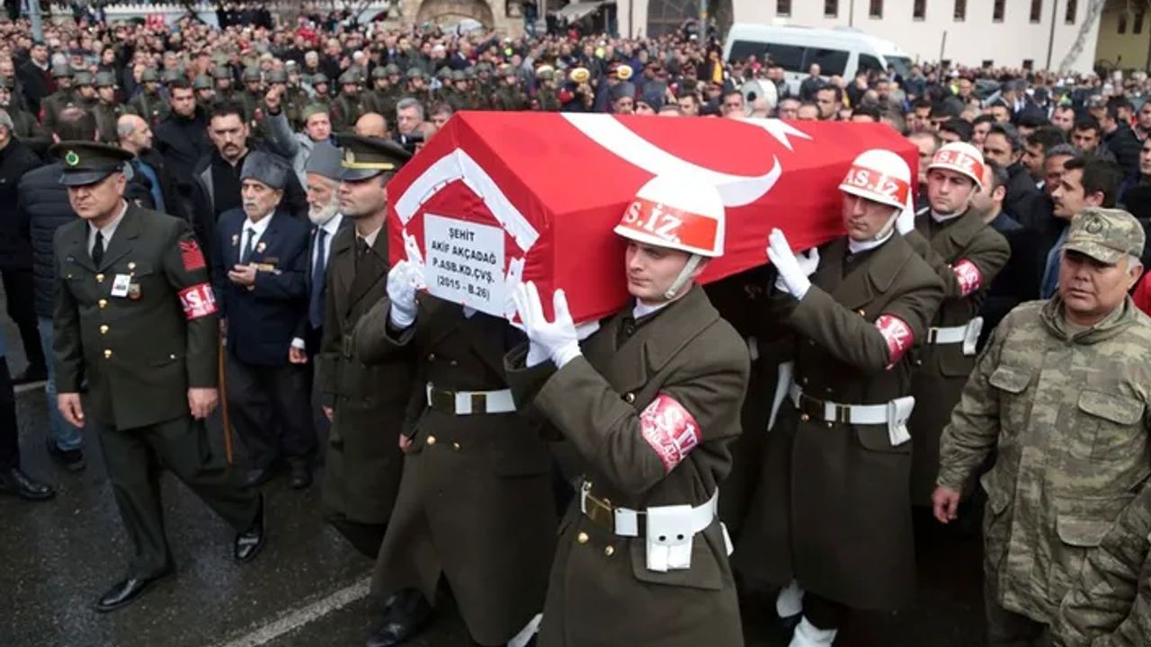Şehit Akif Akçadağ'ın ablası: Kurban olayım iyiyim de!
