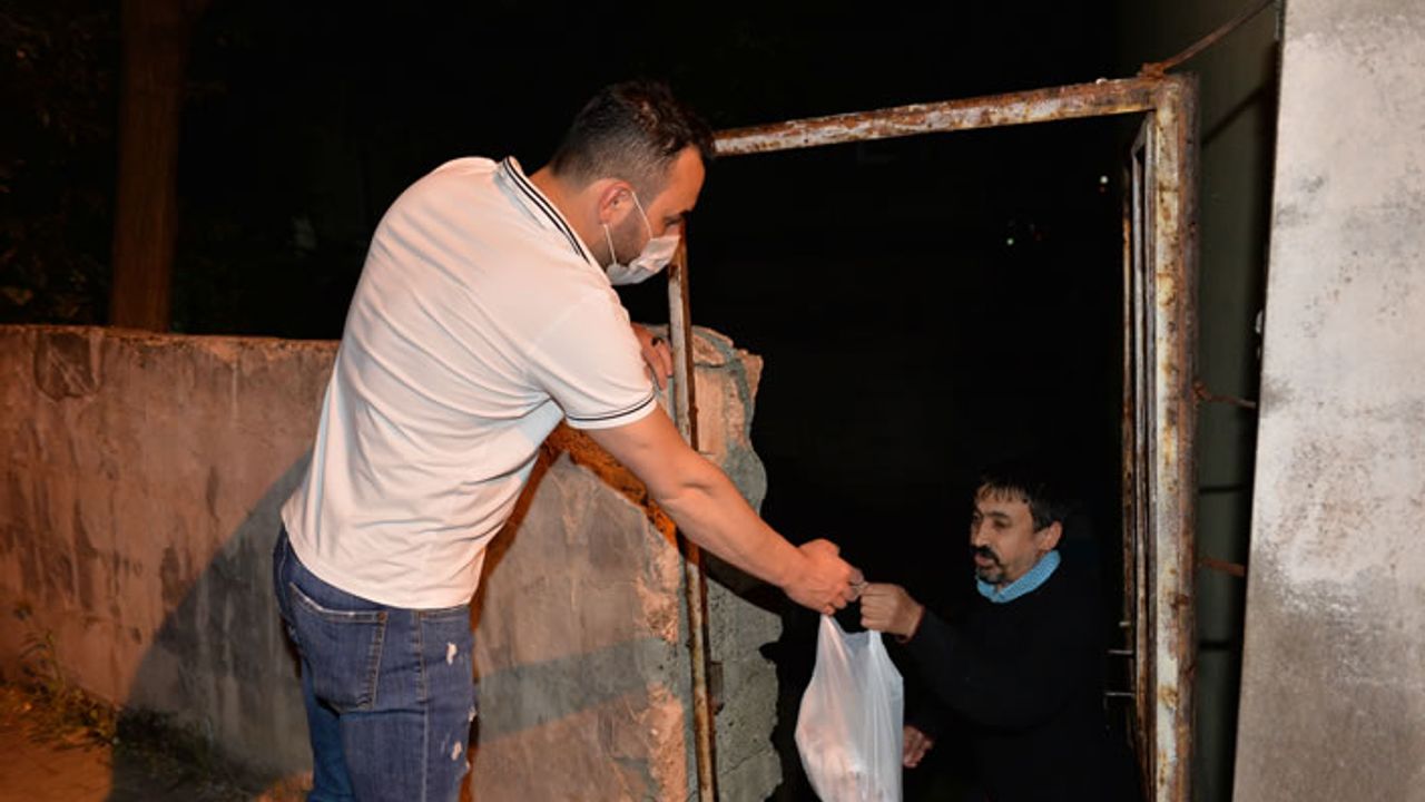 Kahramanmaraş'ta kasaptan takdir edilecek hareket! 150 aileye dağıttı