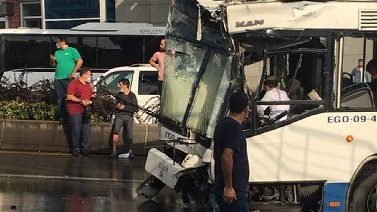 Ankara'da korkunç kaza! Belediye otobüsü üst geçit asansörüne çarptı