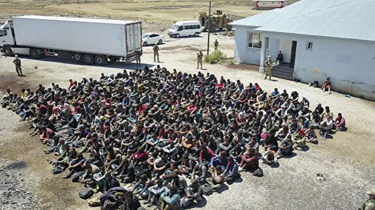 Afgan sığınmacılara da Türk vatandaşlığı verilecek mi?