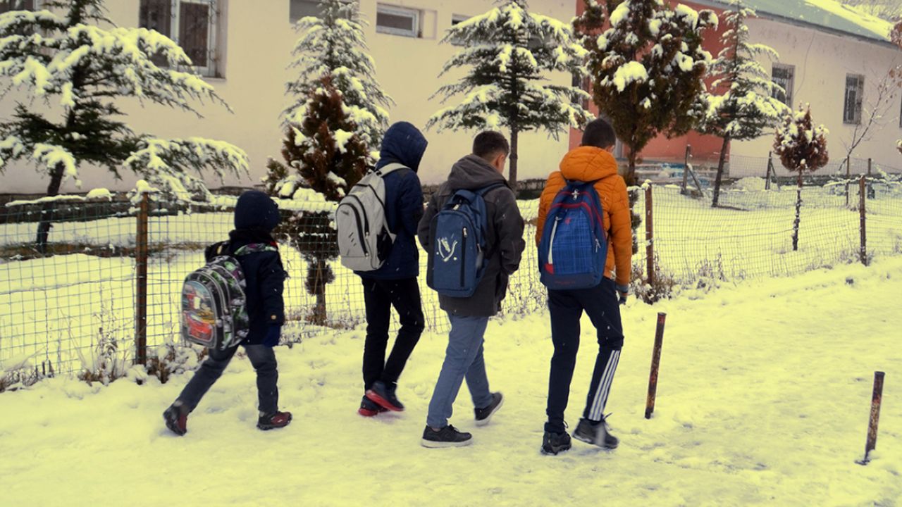 20 Ocak 2022 Perşembe Çorum'da okullar tatil mi?
