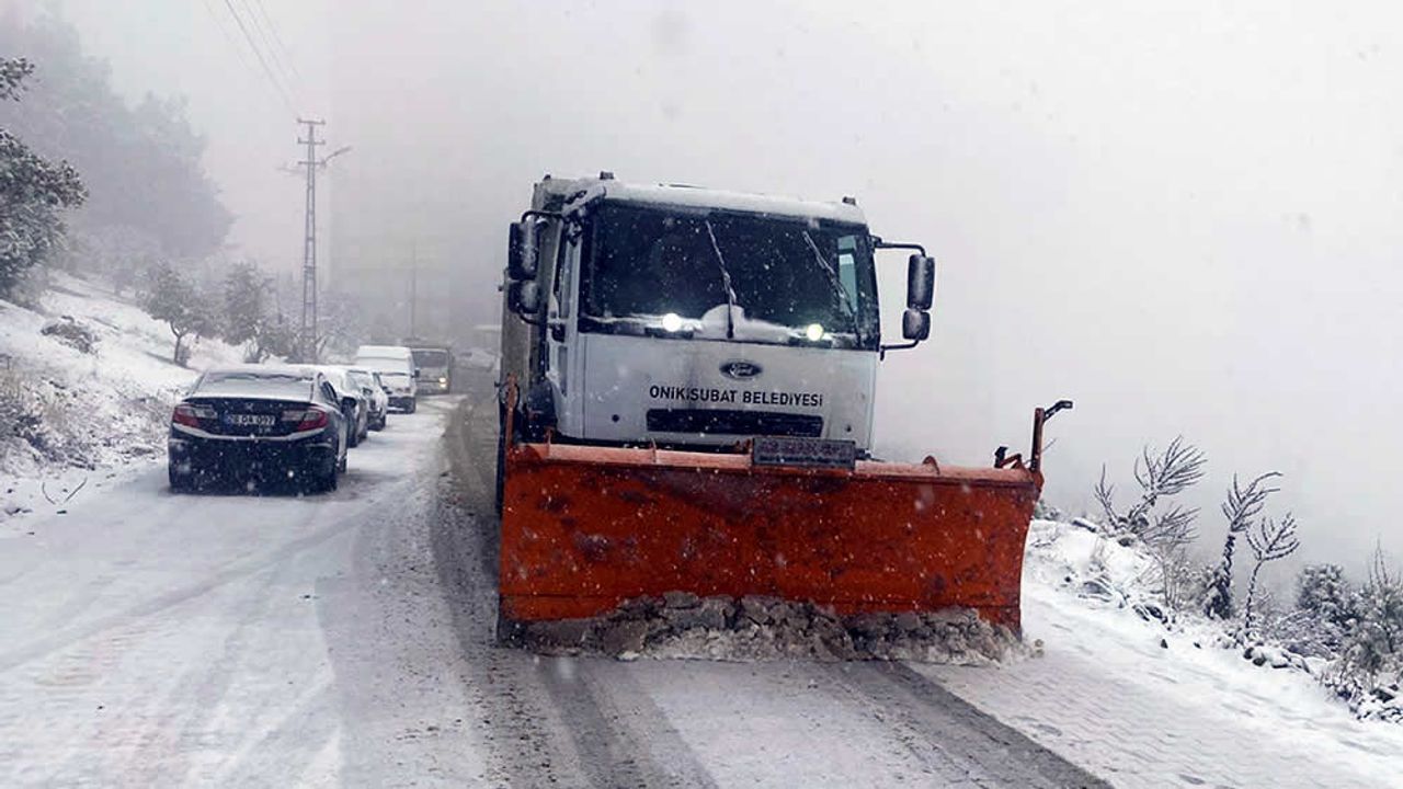 Onikişubat Belediyesi Kar Küreme Araçlarıyla Sahada!