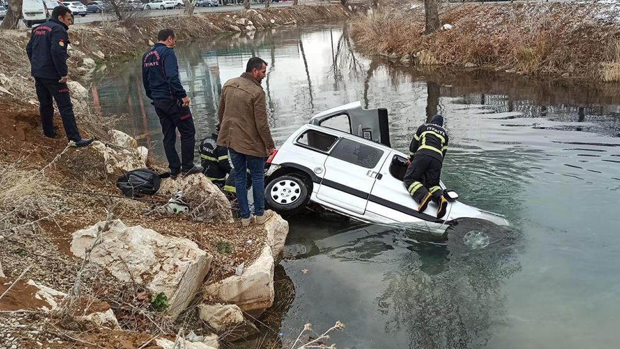 Kahramanmaraş'ta Ceyhan Nehri'ne düşen araçtan yaralı kurtulan genç, hayatını kaybetti!