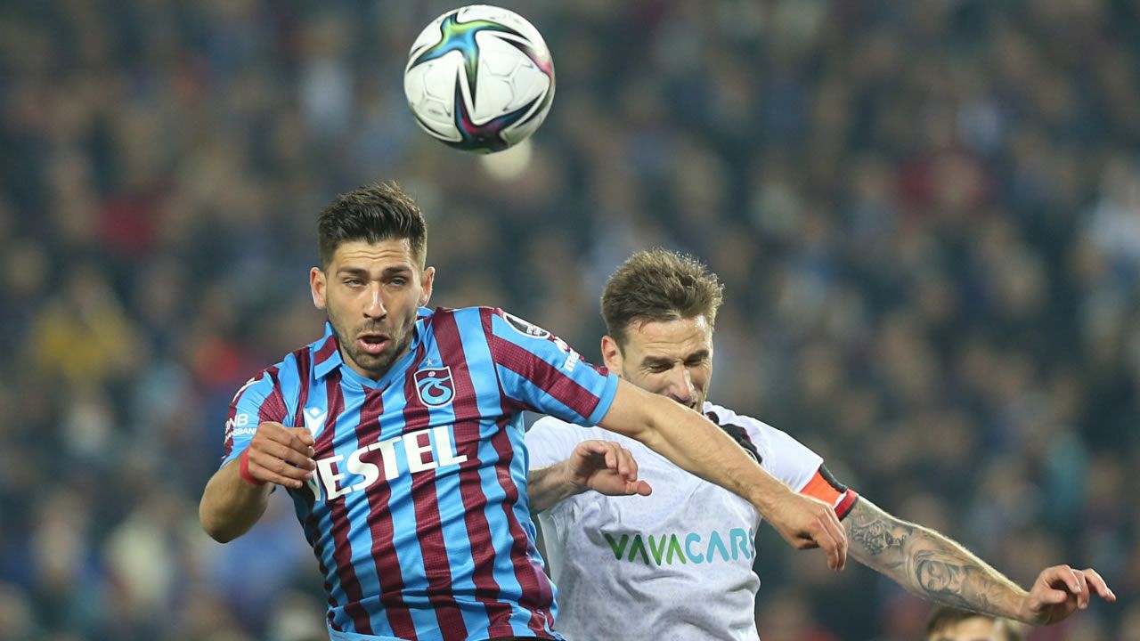 Lider Trabzonspor konuk ettiği Fatih Karagümrük ile 1-1 berabere kaldı