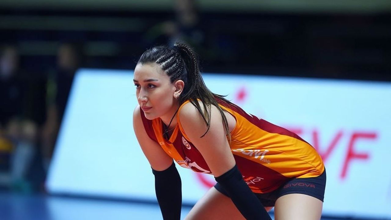 Ünlü voleybolcu Hande Baladın, Galatasaraylı yıldız Aytaç Kara ile aşk yaşıyor