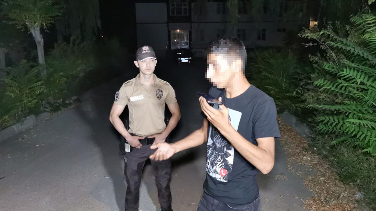 Devletin polisini dövdürmek için adam çağıran iki genç: "Bunların kaşıntıları var"