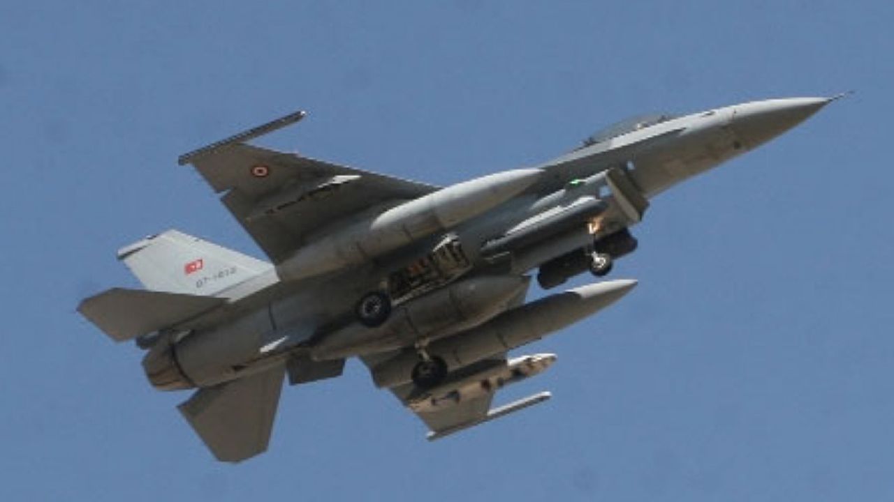 Yunan uçakları, Türk F-16'larını yine taciz etti