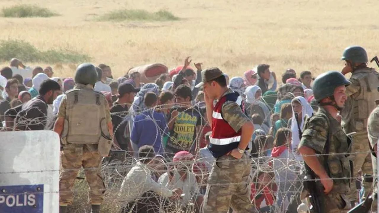 Suriyeli Bakan'dan ülkesini terk eden Suriyelilere geri dönün çağrısı!