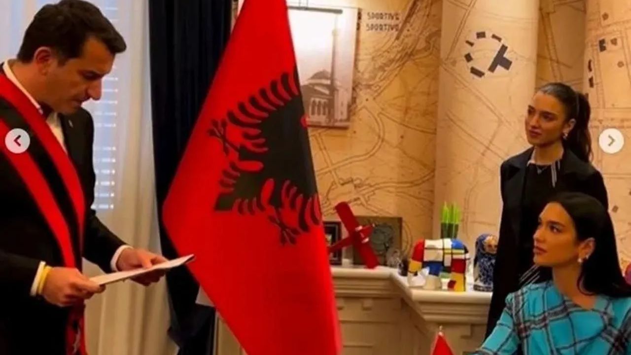 Dua Lipa Arnavutluk vatandaşlığı aldı