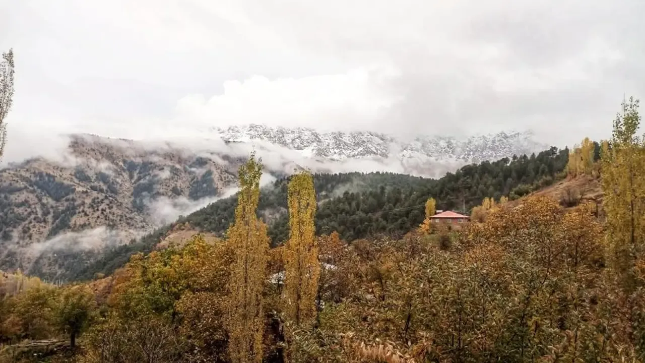 Berit Dağı'na mevsimin ilk karı düştü