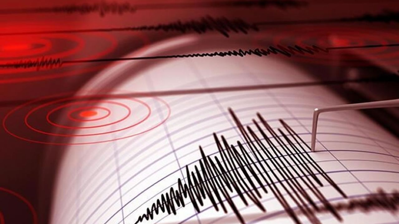 Son Dakika: Bitlis'te 4,2 büyüklüğünde bir deprem! Sarsıntı çevre illerden de hissedildi
