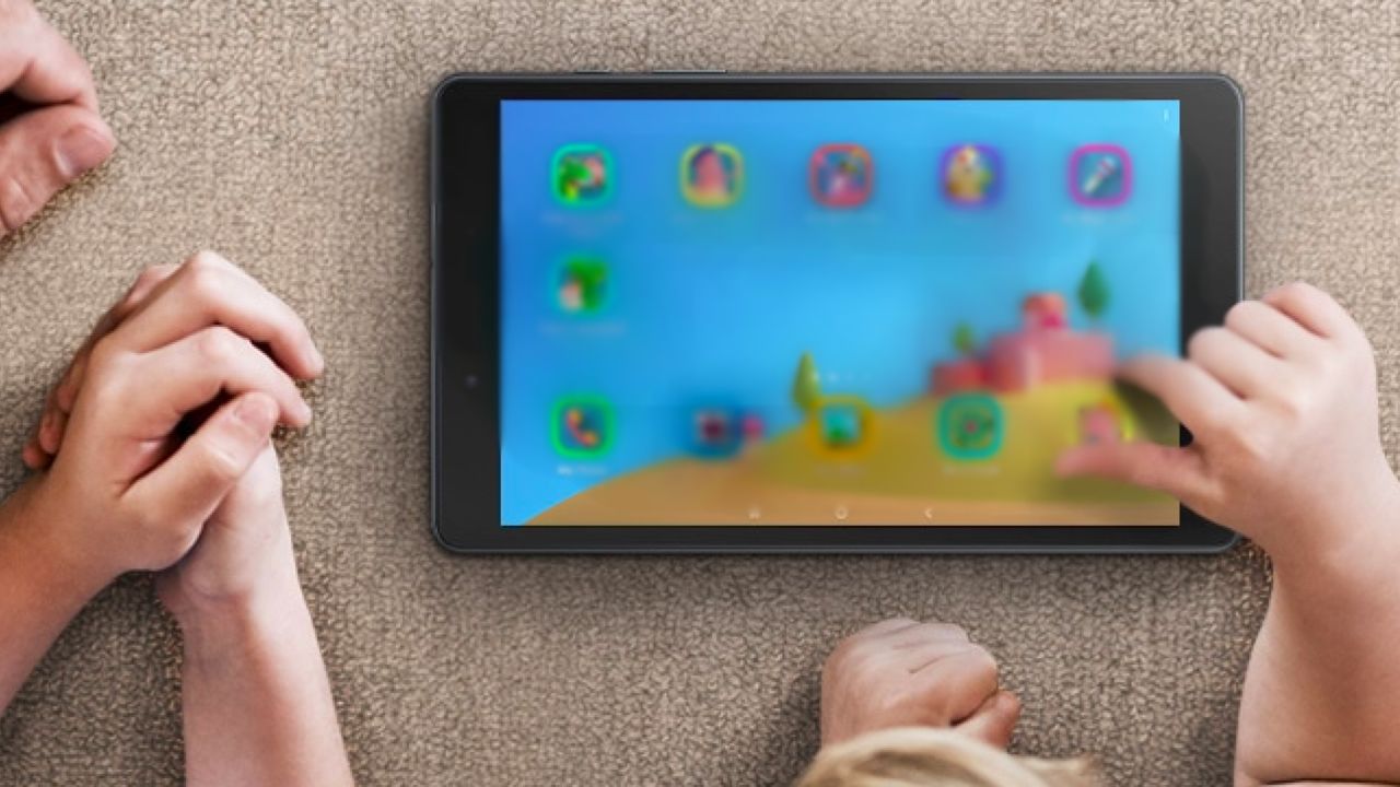 İngiltere'de 4 yaşındaki çocuk video izleyerek 2 dil öğrendi