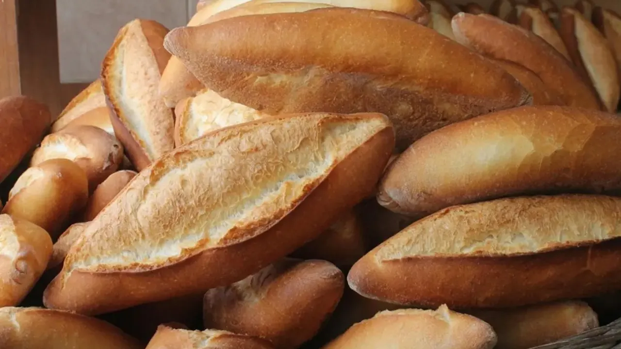 Asgari ücrete zam yapıldı, fırsatçılar iş başı yaptı: Ekmekte gramaj oyunu!