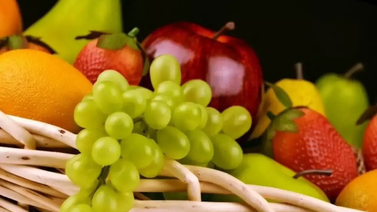 Doğru bilinen yanlışlar: Meyve tüketiminde alışkanlıklar faydadan çok zarar veriyor