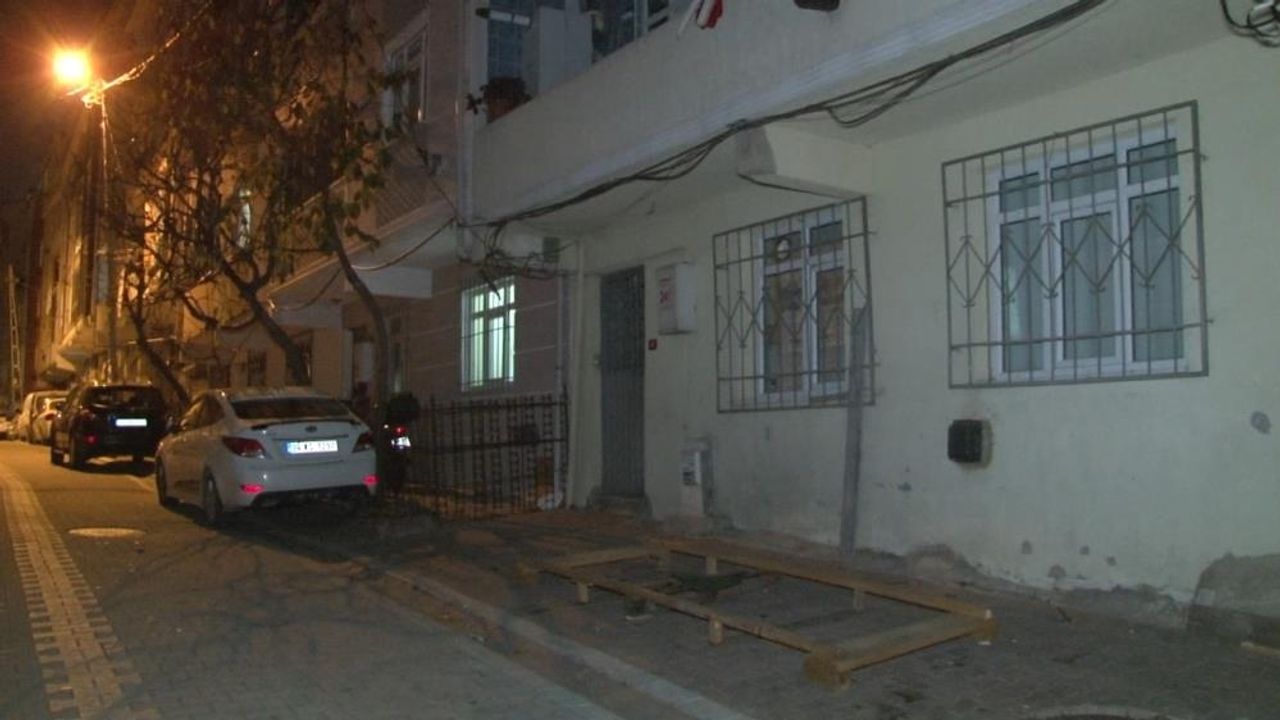 İstanbul’da korkunç cinayet: 8 şahıs tarafından dövülerek bıçaklandı!