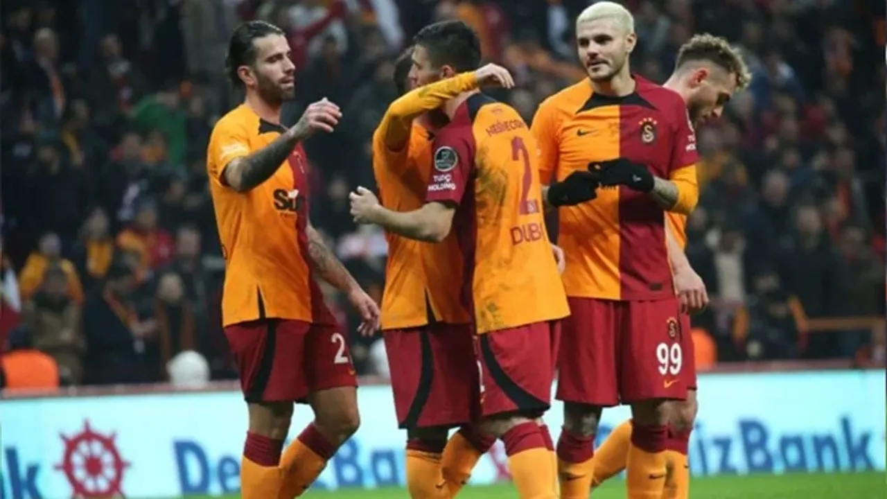 Lider Galatasaray 3 puanı 4 golle aldı