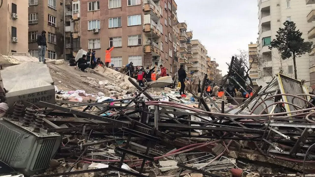 Türkiye'yi sarsan felakette can kaybı 39 bini aştı