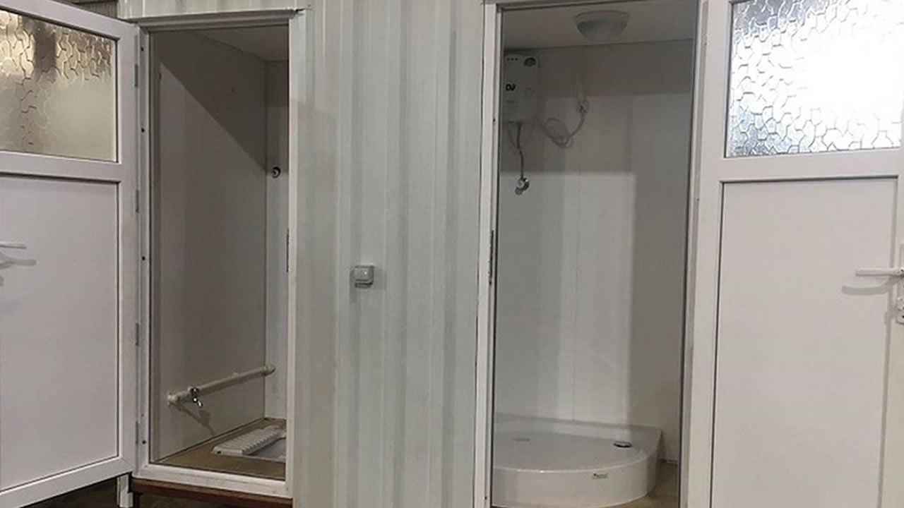 Onikişubat Belediyesi'nin acil barınma tesislerinde banyo hizmeti başladı