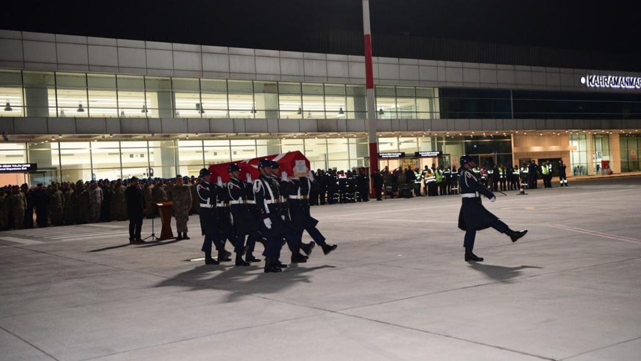 Pilot Albay Odalıoğlu’nun naaşı törenle Ankara’ya uğurlandı