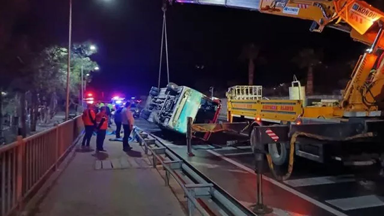 Alanya Kestelspor takımını taşıyan otobüs trafik kazası geçirdi! İki futbolcunun durumu ağır
