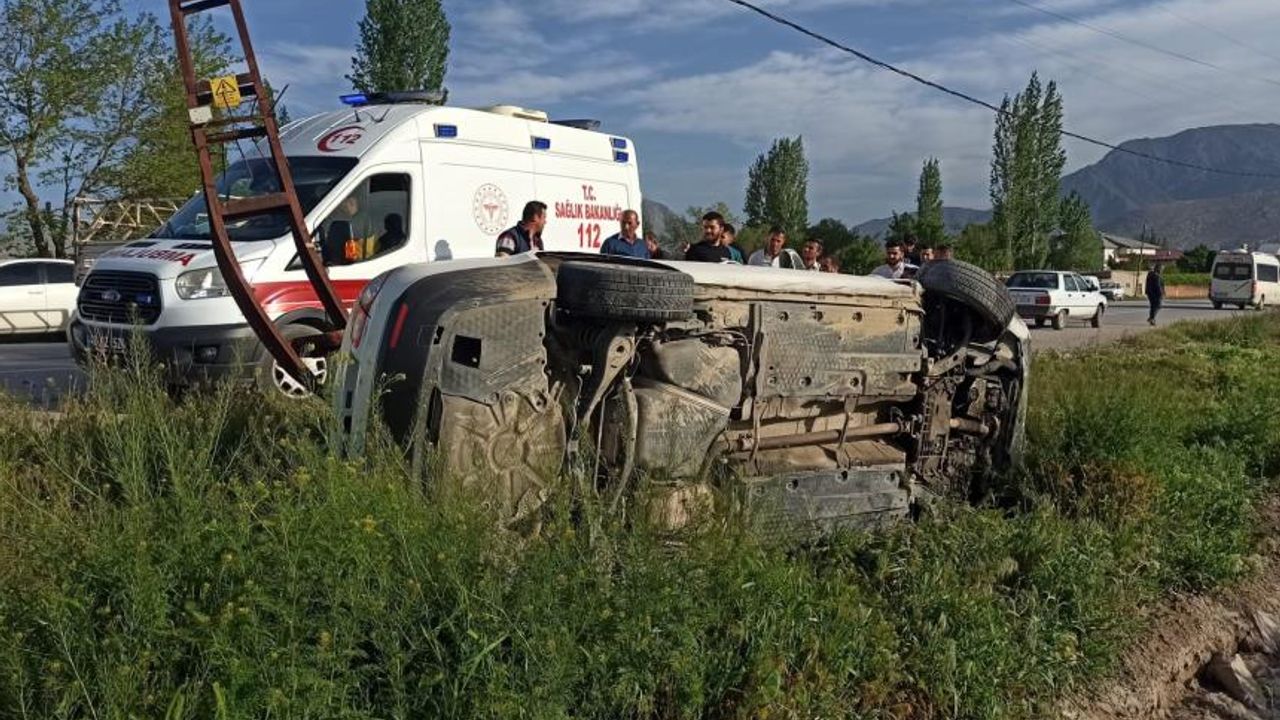 Kahramanmaraş'ta kazada otomobil devrildi:2 yaralı