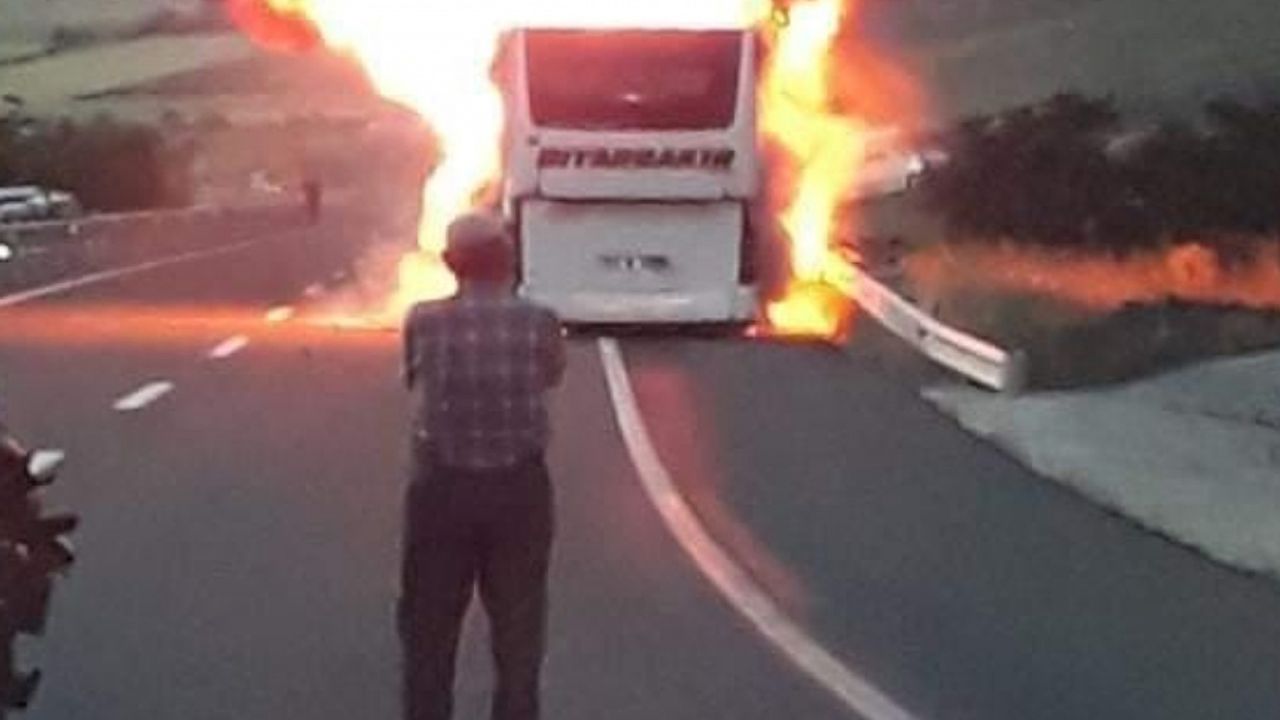 Faciadan dönüldü: Yolcu otobüsü alev topuna döndü
