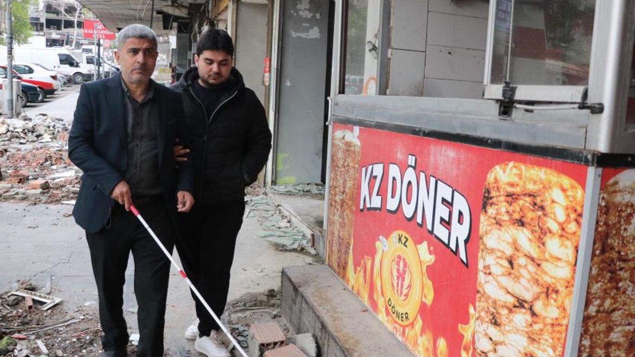 Kahramanmaraş'ta engelli döner ustası konteyner dükkan için yetkililerden yardım bekliyor