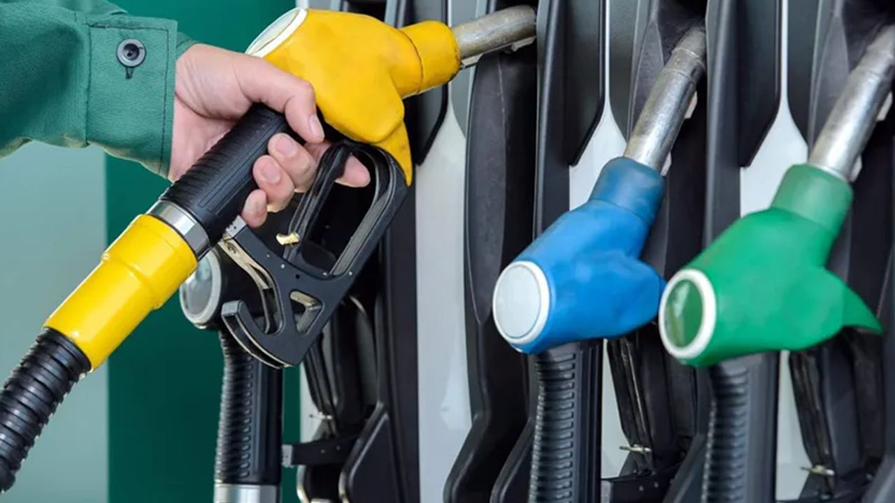 Benzinin litre fiyatı için vatandaşları korkutan iddia: ''45 TL olacak''