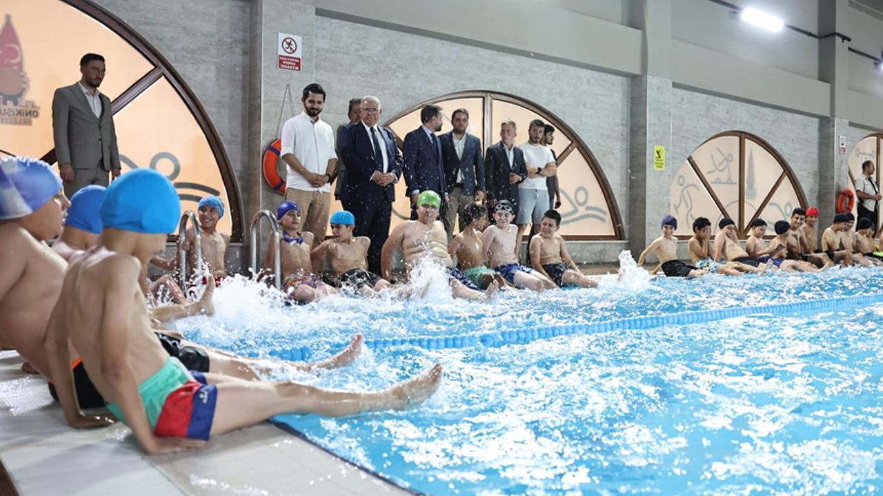Onikişubat Belediyesi, yaz yüzme kurslarının başlangıcını yaptı