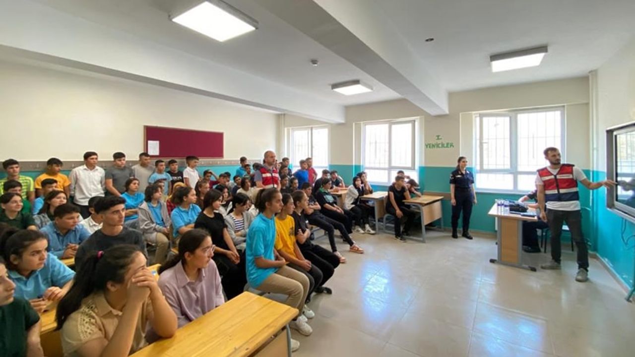 Kahramanmaraş'ta öğrencilere ‘Güvenli İnternet Kullanımı’ eğitimi verildi