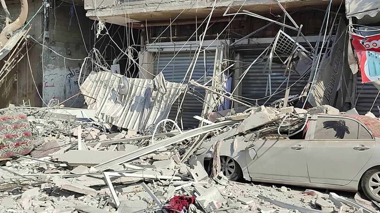 İsrail Gazze Şeridi’nde sivil yerleşim yerlerini vurdu: 19 ölü