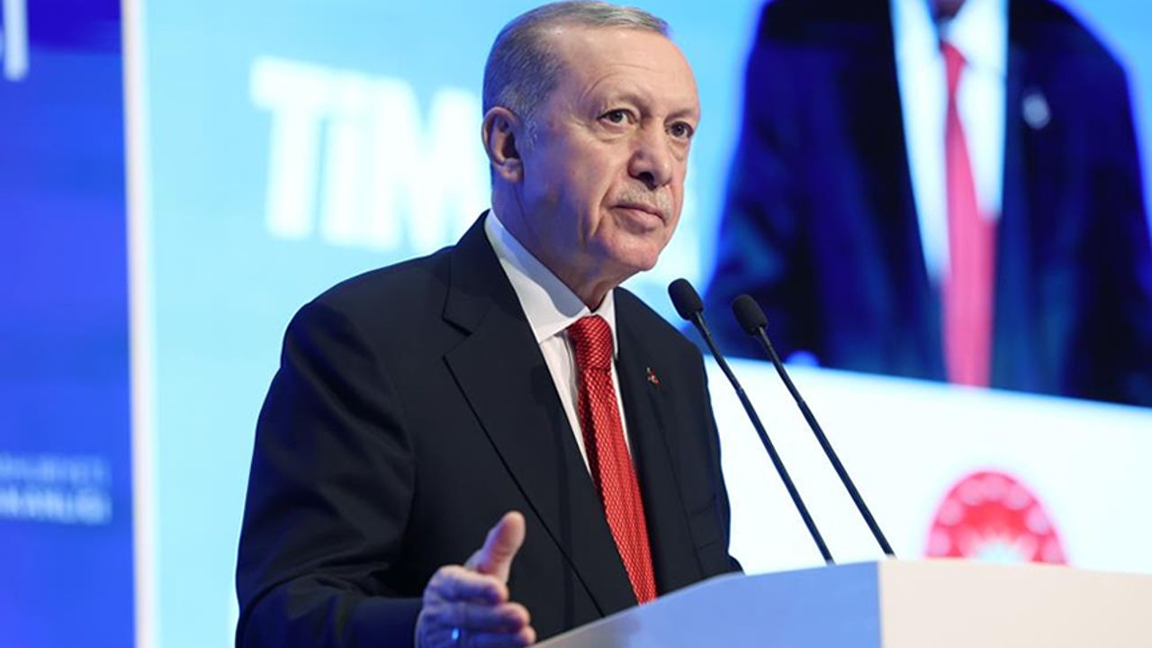 Cumhurbaşkanı Erdoğan açıkladı! Cumhuriyet tarihinin ihracat rekoru kırıldı