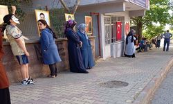 Kahramanmaraş'ta halk ekmek büfe önünde saatlerce bekleyen vatandaşlar çileden çıktı!