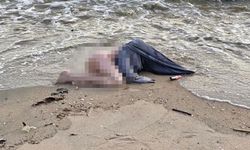 Kıyıya vuran çıplak kadın bedenini ceset sandılar, gerçek polis gelince anlaşıldı