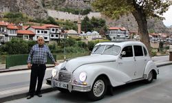 70 yıllık otomobil görenleri hayran bırakıyor! 'Son gelen teklif 1,5 milyon lira'