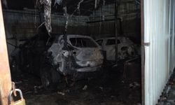 Bursa'da araç bayisinde korkutan yangın: Sıfır araçlar kül oldu