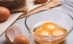 Yumurtaların bozulduğunu nasıl anlarsınız? Buzdolabında nerede saklamalıyım?