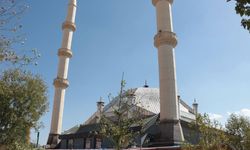 Kahramanmaraş'ta depremde hasar alan cami yeniden ibadete açıldı