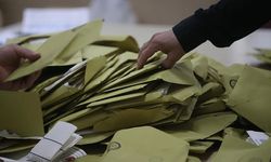 Son seçim anketinde il il oylarını arttıran ve oy kaybeden partiler belli oldu