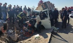 Amasya’da tekeri patlayan kamyonette can pazarı: 6 yaralı