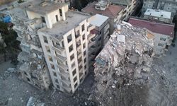 Kahramanmaraş'ta en işlek caddedeki en eski binalar yıkılıyor