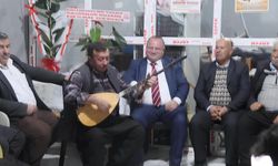 Gelecek Partisi Onikişubat  Başkan Adayı Çevik, ziyaret sırasında sazlarla karşılandı