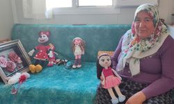 Kahramanmaraş'ta depremzede kadın, bez bebeklerle geçiniyor