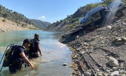 Kahramanmaraş'ta el freni çekilmeyen otomobil baraj gölüne düştü