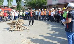 Büyükşehir Belediyesi saha personelleri için yangın müdahale eğitimi düzenledi