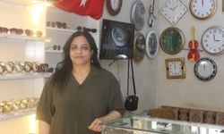 Kahramanmaraş'ta Şükran Usta, 15 yıldır saat tamirciliği yapıyor