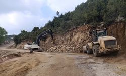 Kahramanmaraş Büyükşehir Belediyesi'nden Andırın'a yol bakım ve onarım hamlesi